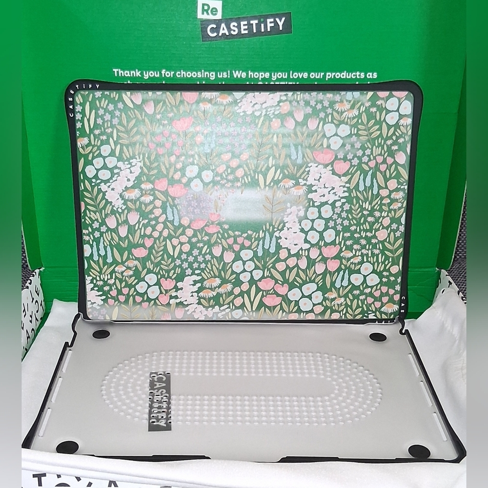 NIB Casetify MacBook Pro 13" Eleanor Case